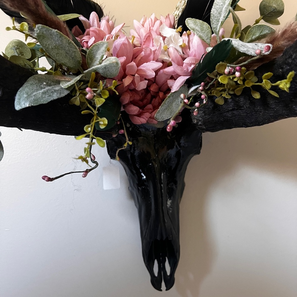 Black Floral Skull Wall Decor Coquette Gothic Western authentic skull 
Beautiful - Picture 2 of 14